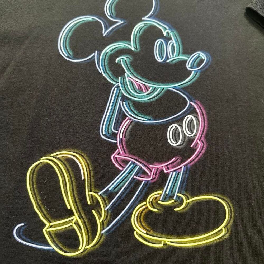 Disney Men's Neon Outline Black T-shirt size XL